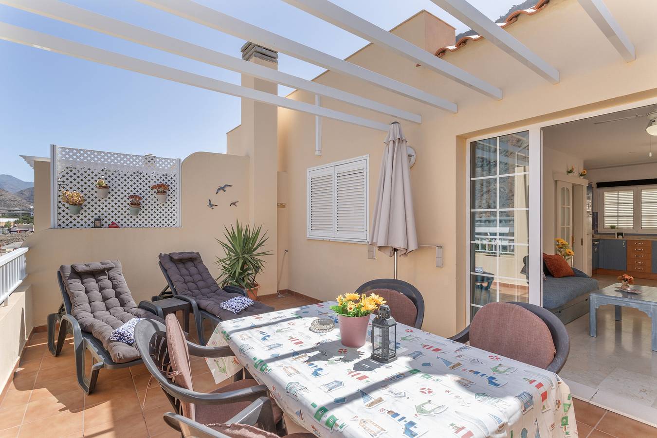 Ganze Wohnung, Ferienwohnung 'Los Mangueros Beach 37 - Mogán' mit Bergblick, Wlan und Klimaanlage in Puerto de Mogan, Mogán