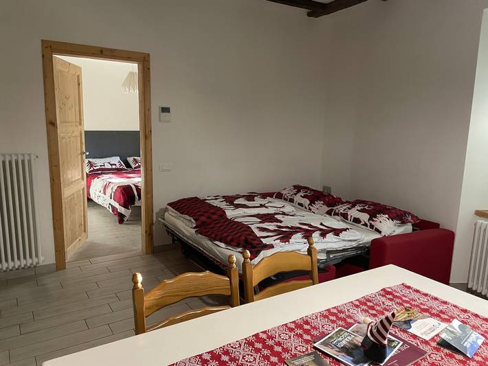 Entire apartment, Holiday Apartment "Casa di Ada" with Mountain Views and Wi-Fi in Segonzano, Fleimstaler Alpen