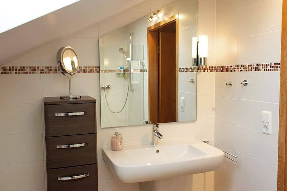 Ganze Wohnung, Ferienwohnung 80qm | Wohnung in unmittelbarer Nähe zur Rottal Terme in Bad Birnbach, Bayerische Golf und Thermenland