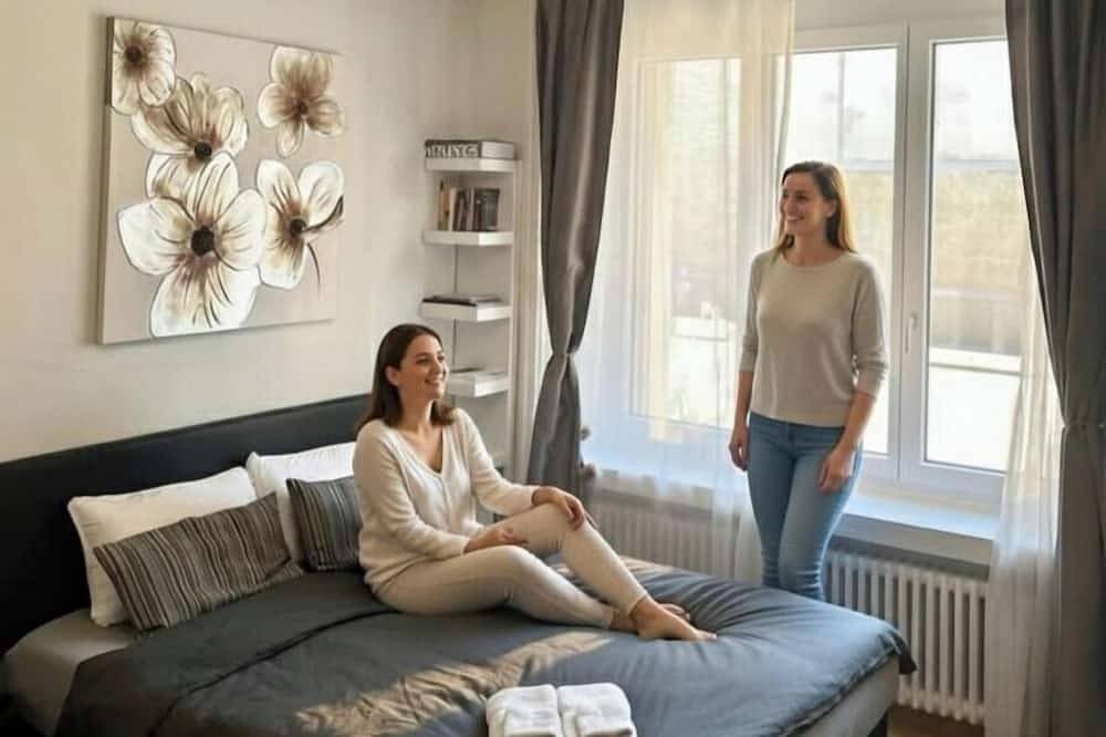 Ganze Wohnung, Spacious Studio | Quiet Area | Zurich Downtown in Zürich, Bezirk Zürich