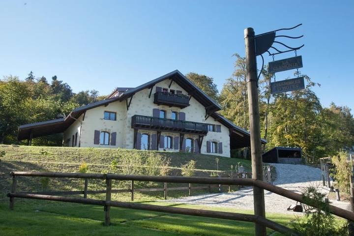 Chambre d’hôte pour 4 personnes, avec Balcon et Terrasse ainsi que Vue sur le lac et Vue