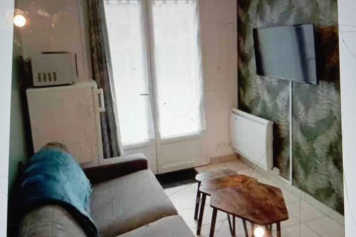 Appartement entier, Appartement avec jardin à 50 m des plages du débarquement in Bernières-sur-Mer, Région de Caen