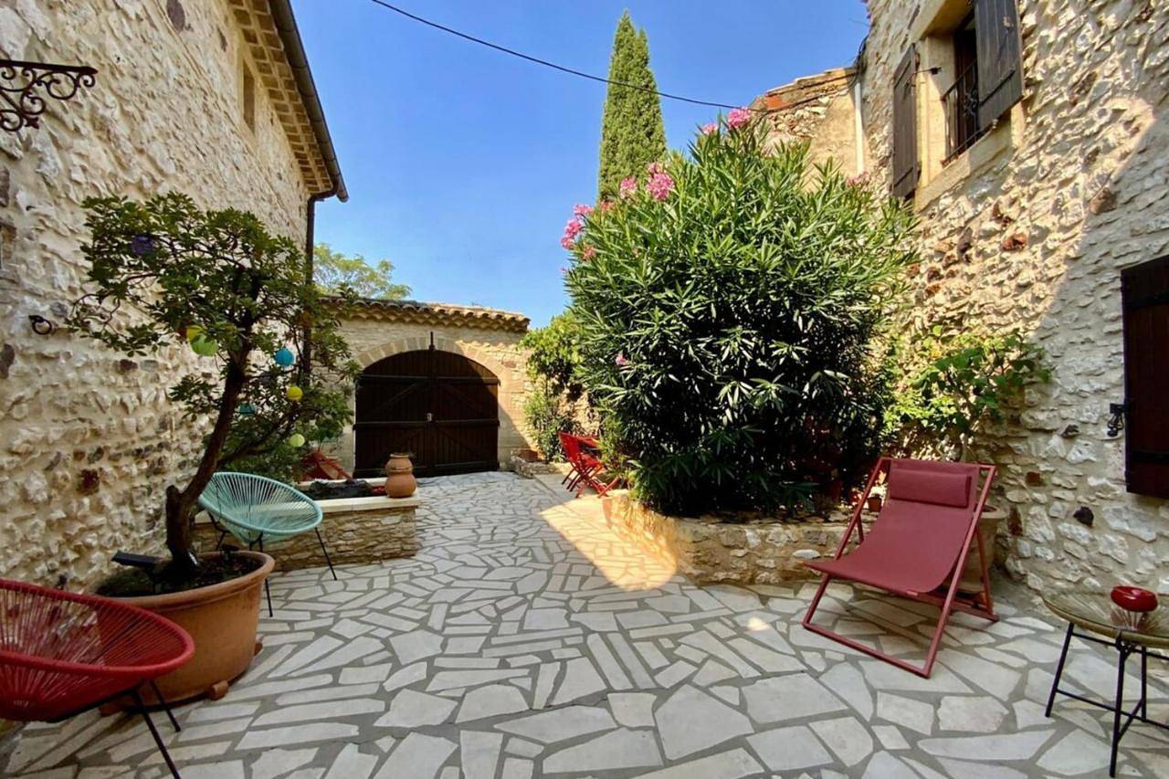 L'Uzétienne- Large residence with pond and patio! in Pouzilhac, Région de Nîmes