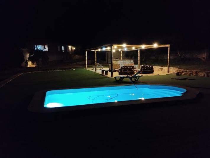 Casa rural para 17 personas, con vistas y piscina además de jardín y terraza, Se admiten mascotas en Villanueva del Rosario - 2