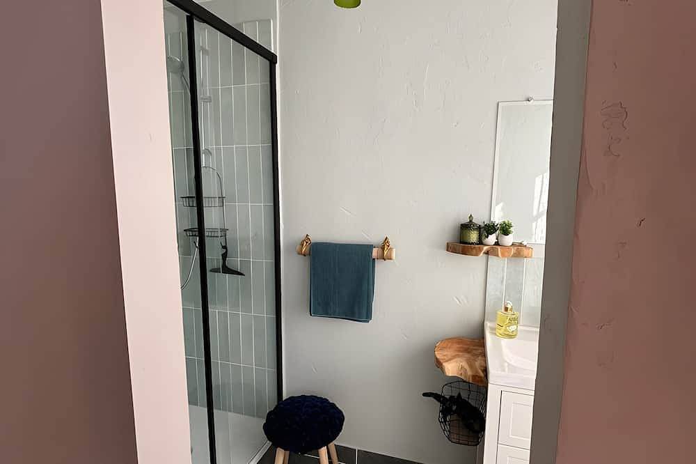 Chambre d’hôtes « La Chambre Octave à La Parenthèse » avec jardin privé et Wi-Fi in Folles, Région de Bellac