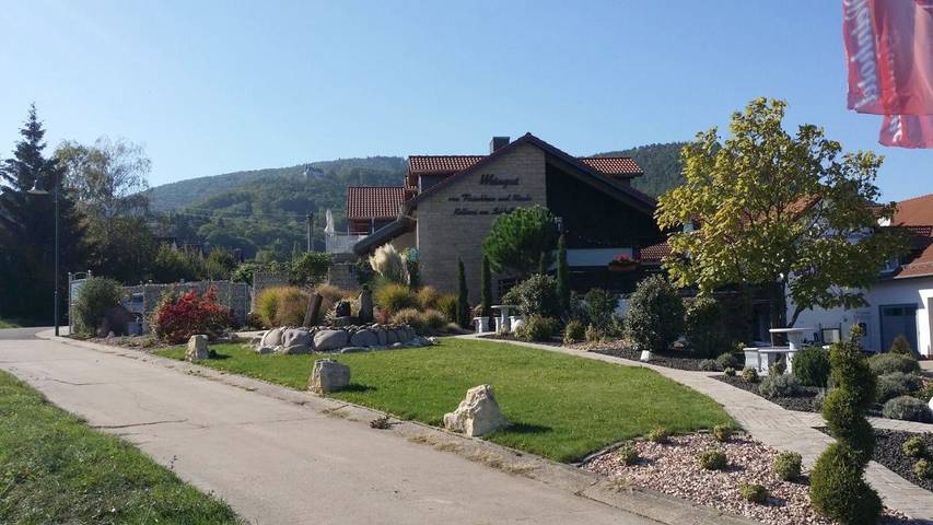 Hotel für 2 Personen, mit Terrasse und Garten in Burrweiler