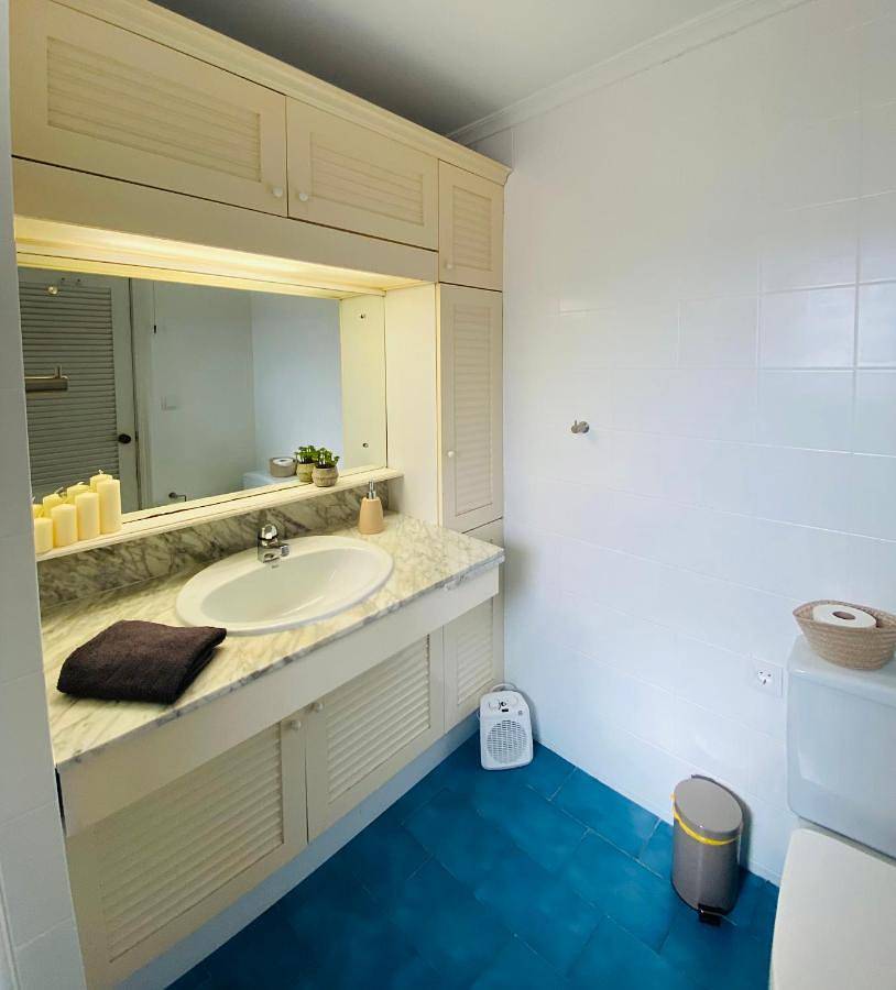 Gran Chalet céntrico con piscina y bbq privada a 5 minutos playa in Vistahermosa (Alicante), Alicante