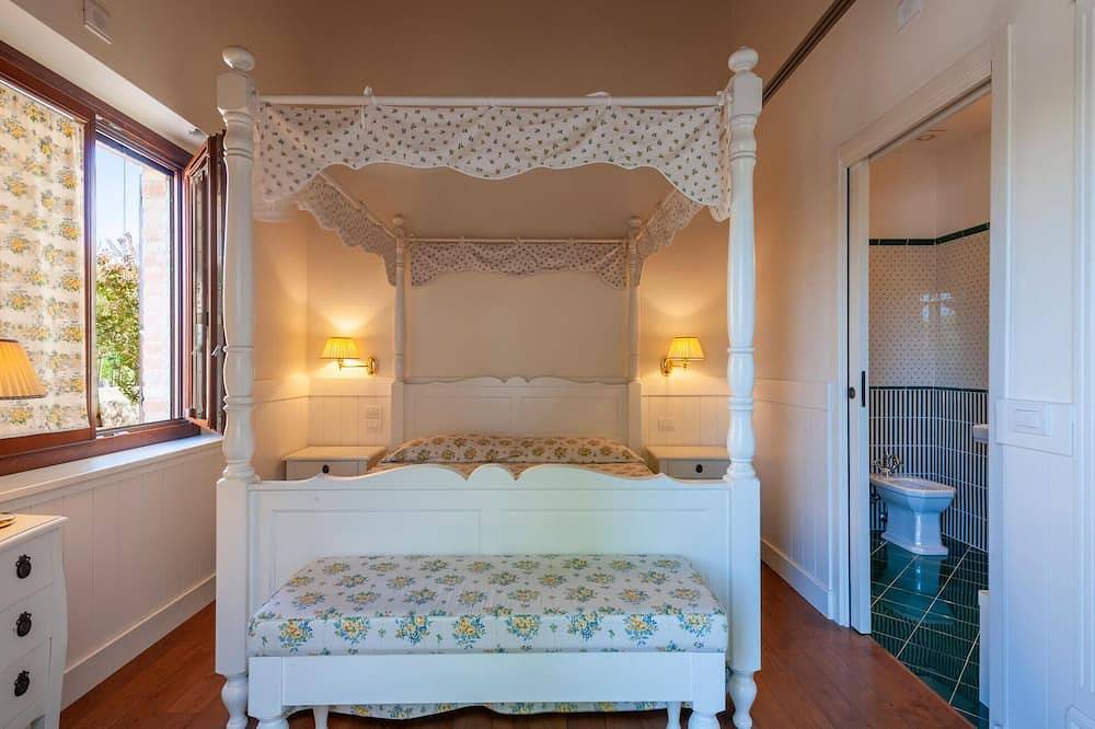 Schönes Haus mit 6 Schlafzimmern in. in Treia (Italien), Macerata Provinz