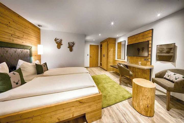 Ganze Wohnung, Premium Doppelzimmer mit Balkon in Furtwangen, Südschwarzwald