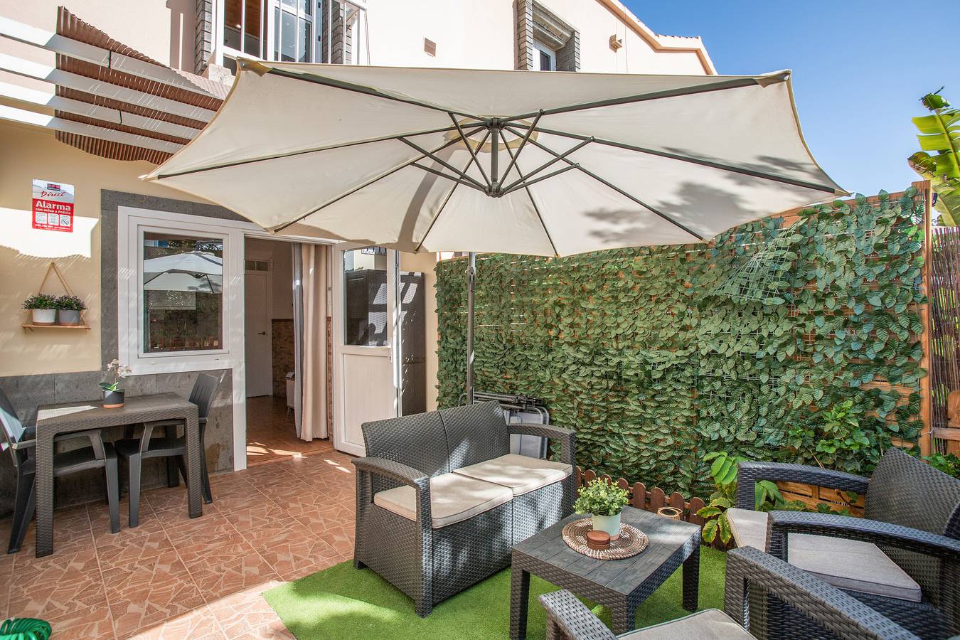 Apartamento entero, Vacaciones 'Green Oasis Club' con Piscina Compartida, Wi-Fi y Aire Acondicionado in Maspalomas, San Bartolomé de Tirajana