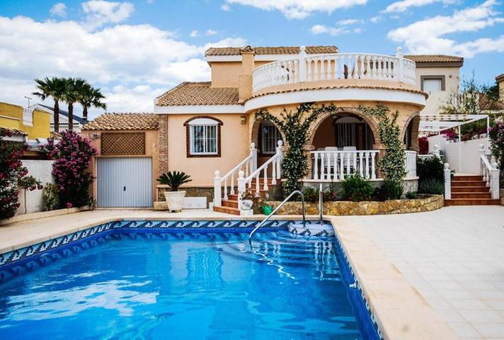 Chalet para 7 personas, con piscina y jardín en Gran Alacant