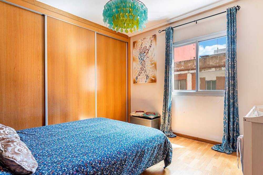 Entire apartment, Apartment 'San Antonio' with Private Terrace, Wi-Fi and Air Conditioning in Sedaví, Costa de Valencia