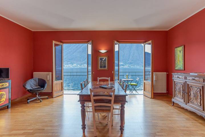 Apartamento entero, Apartamento de vacaciones para 2 personas con vistas al lago in Colonno, Lago de Como
