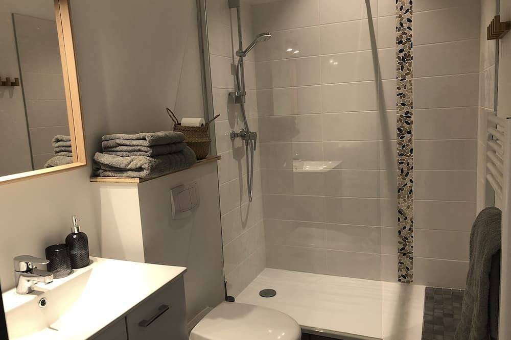 Appartement entier, La plage à pied , neuf , petite terrasse  pour 2 personnes . in Raguénez, Névez
