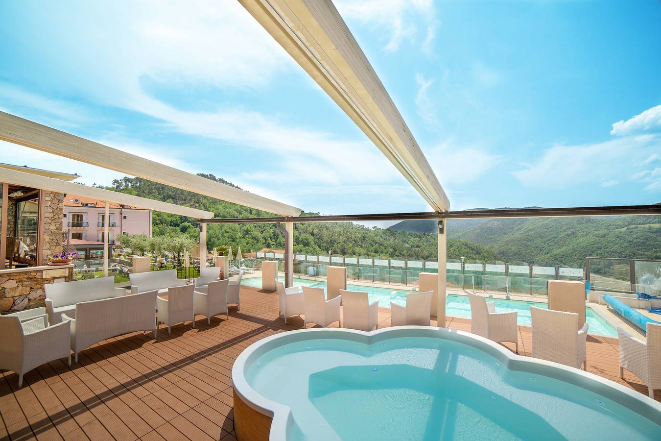 Vakantiehuis 'Il Casale - Villa - 6km Da Finale' met Uitzicht op de Bergen, Wifi en Airconditioning in Tovo San Giacomo, Riviera di Ponente