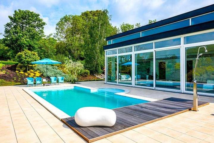Location de vacances pour 10 personnes, avec vue et terrasse ainsi que sauna et piscine, animaux acceptés à Dalhem - 3
