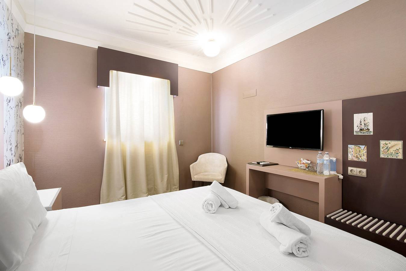 Quarto 'Quarto Casal Comfort Plus 104' com Terraço Partilhado, Wi-Fi e Ar Condicionado in São Pedro (Faro), Faro