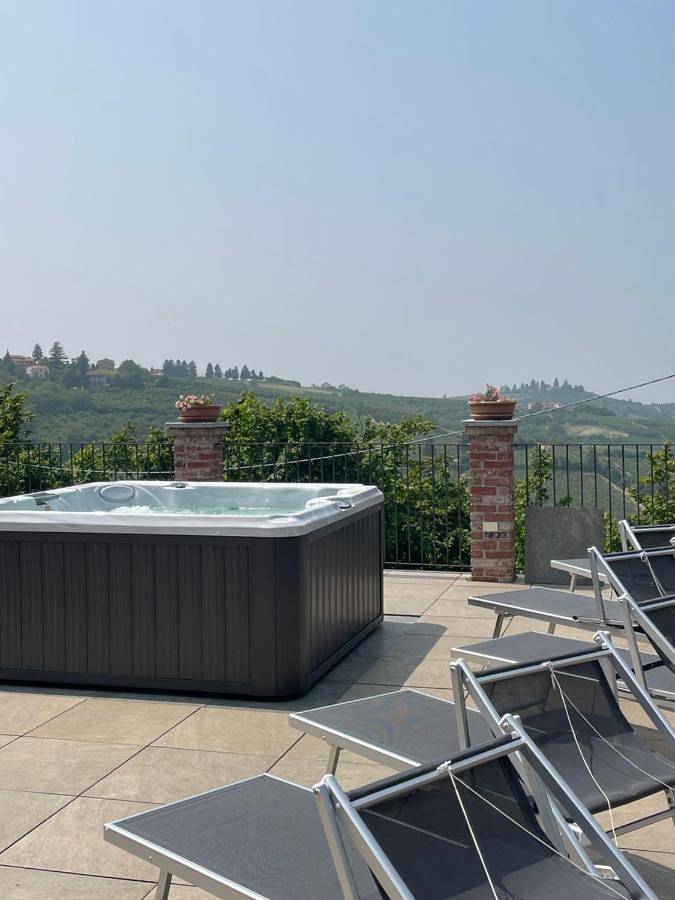 Agriturismo Cascina Anrì in Mango , Langhe