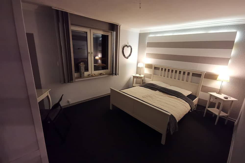 Ganze Wohnung, Großzügige Wohnung mit Terrasse (101 qm.)  stadtnah (3 Min S-Bahn) im Grünen in Köln, Rheinland
