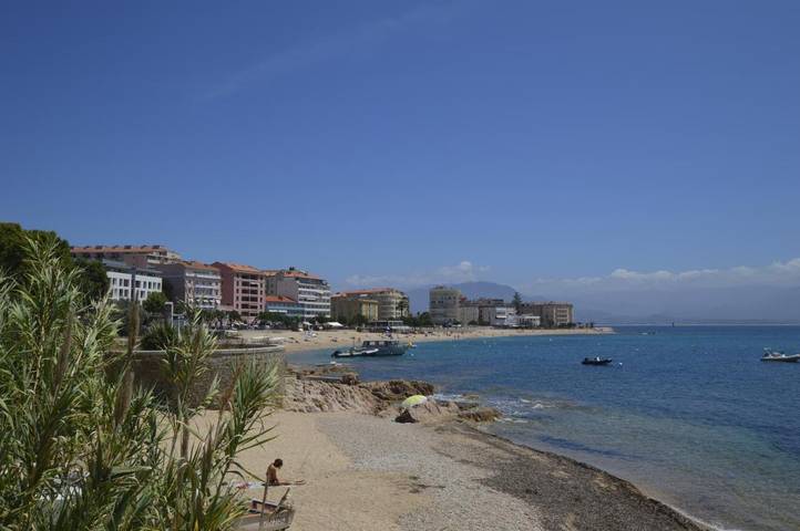 Location de vacances pour 15 personnes, avec balcon et jardin ainsi que piscine et vue à Valle-di-Mezzana - 2