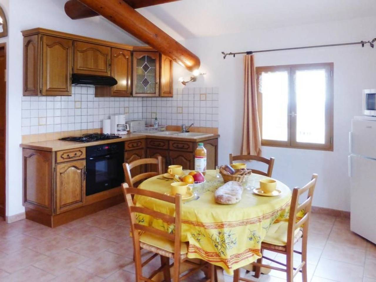 Apartamento entero, Morard - Bonnieux Appt 2. Etage in Bonnieux, Parque natural regional del Luberon