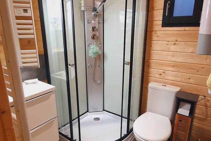 Gîte pour 6 personnes, avec jardin et terrasse à La Tour-d'Auvergne - 4