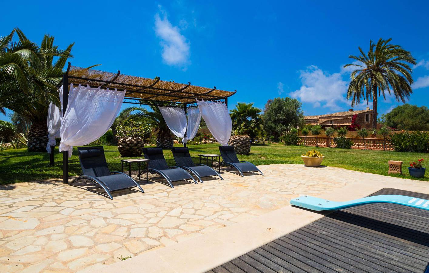 Appartement ensoleillé avec piscine, cuisine et WiFi, 1.5km de Playa de Ses Covetes in Es Trenc, Campos