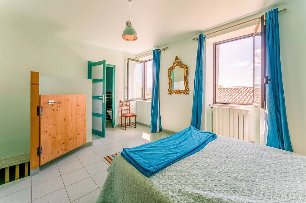 Holiday Home 'Côté Cour' with Shared Pool, Private Terrace and Wi-Fi in Rasteau, Vaucluse