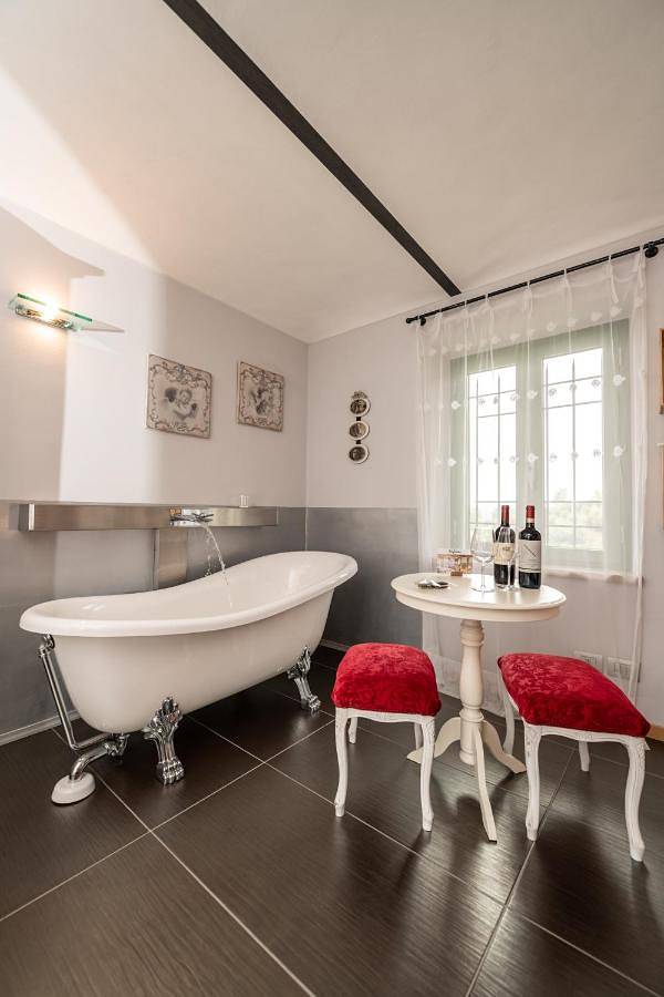Chambre d’hôte pour 3 personnes, avec Terrasse ainsi que Jardin et Piscine à Priocca - 3