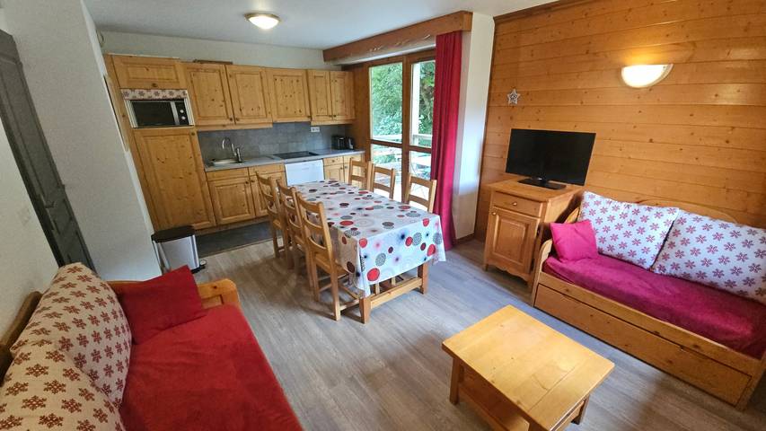 Entire apartment, A27 Chalet du Galibier – Renovated Apartment with Mountain Views in Valloire, Saint-Jean-de-Maurienne region