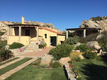 Villa für 7 Personen, mit Ausblick und Garten, mit Haustier auf La Maddalena
