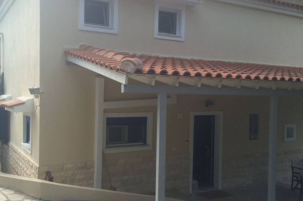 Villa for 8 personer in Sporaderne