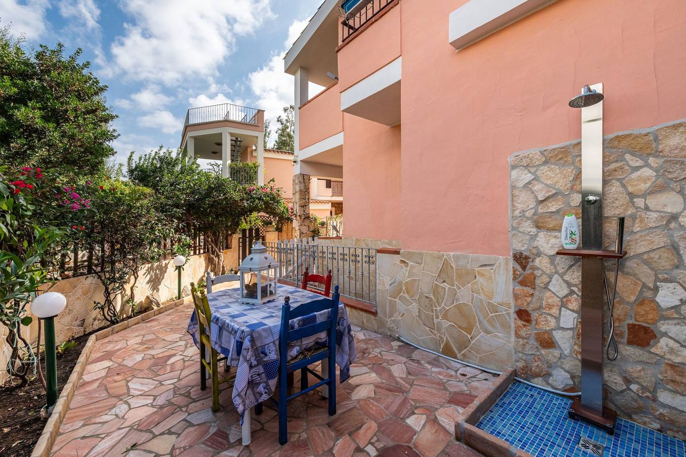 Piccola e idilliaca casa vacanze Lelu' con giardino e terrazza in Crabonaxa/Villasimius, Villasimius