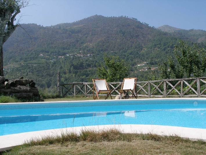 Casa de férias para 4 pessoas, com Varanda e Terraço e ainda Jardim and Piscina em Município de Cinfães