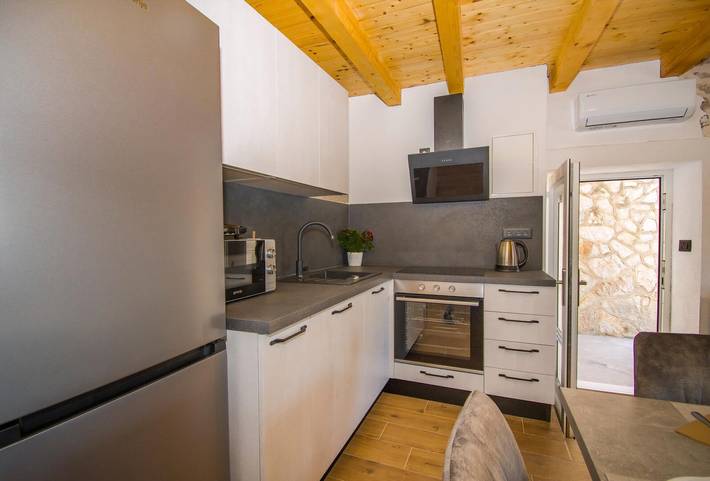 House Olivera in Tribunj, Šibenik-Knin