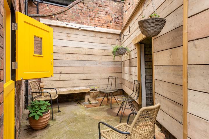 Host & Stay | Temple Gardens in Lincoln, Lincolnshire