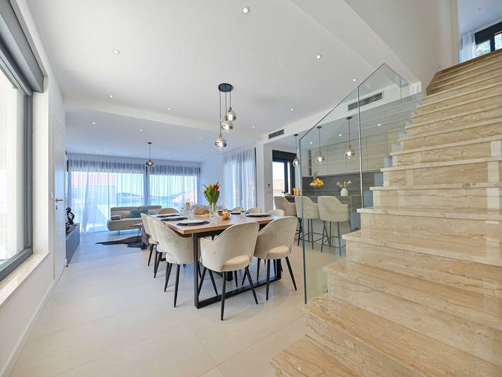 Villa pour 10 personnes, avec terrasse ainsi que jacuzzi et jardin à Trogir - 3