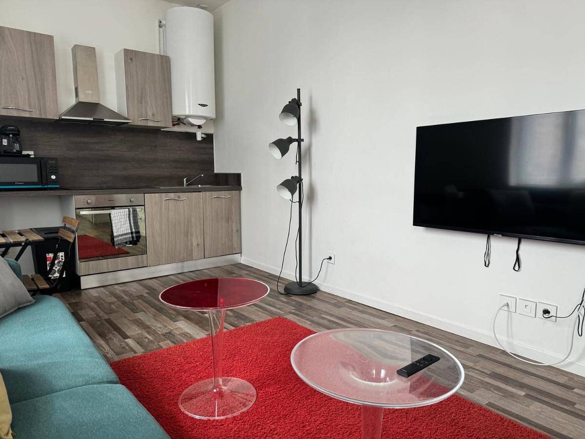Appartement entier, One-Bedroom Apartment in Romilly-sur-Seine, Aube