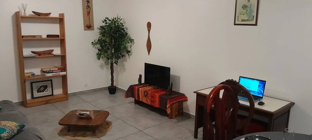 Location de vacances pour 4 personnes, avec terrasse et piscine à Les Abymes - 3