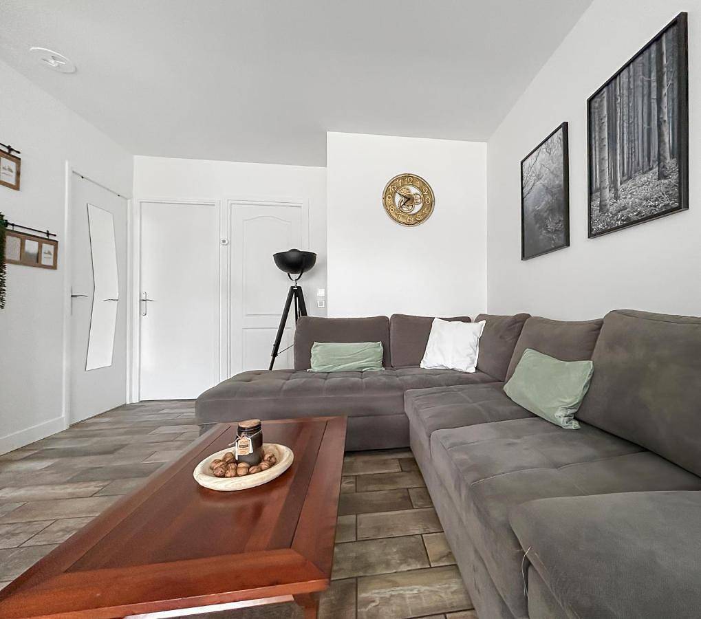 Two-Bedroom Apartment in Ferrières-en-Gâtinais, Région de Montargis