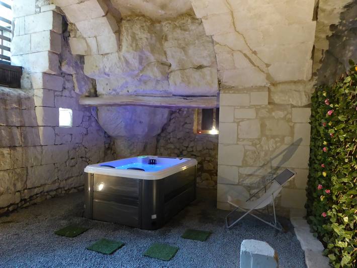 Chambre d’hôte pour 3 personnes, avec piscine ainsi que jardin et jacuzzi dans Maine-et-Loire - 4