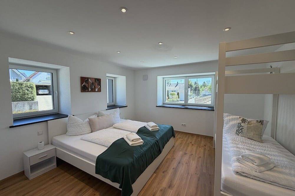 Ganze Wohnung, Family Apartment 4P 14 Min Legoland | Küche + Etagenbett in Burgau, Bayerisch Schwaben