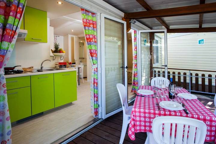 Bungalow per 6 persone, con Terrazza e Piscina per bambini nonché Piscina a Cecina
