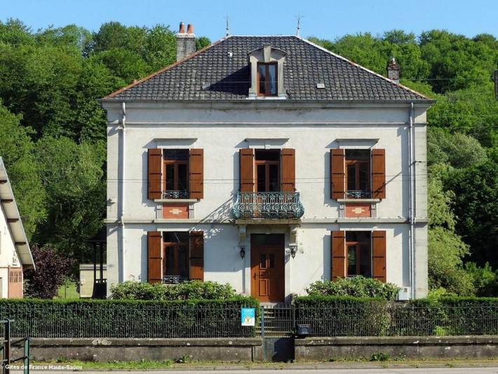 Chambre d’hôte pour 2 personnes, avec Jardin à Fougerolles