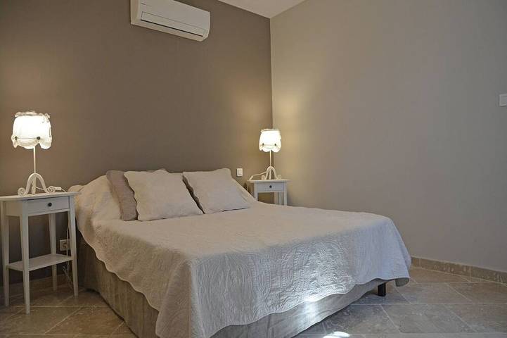 Farmhouse in Carpentras with Pool in Carpentras, Vaucluse