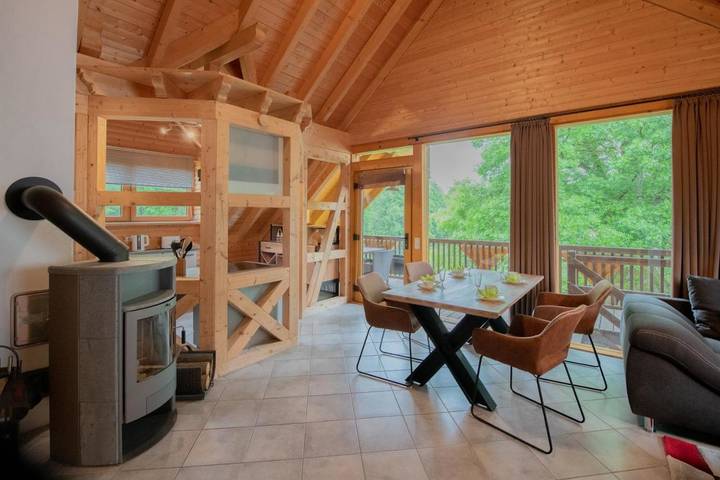 Ferienwohnung für 3 Personen, mit Balkon und Terrasse sowie Garten und Ausblick