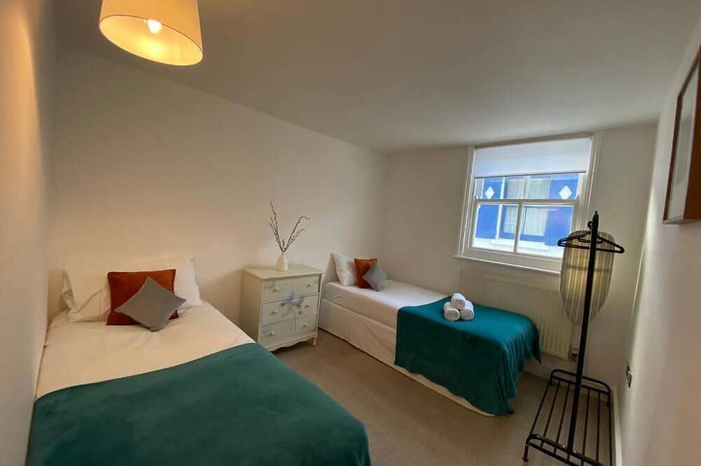 Family Cottage Ensuite with Terrace in Brighton, Sussex