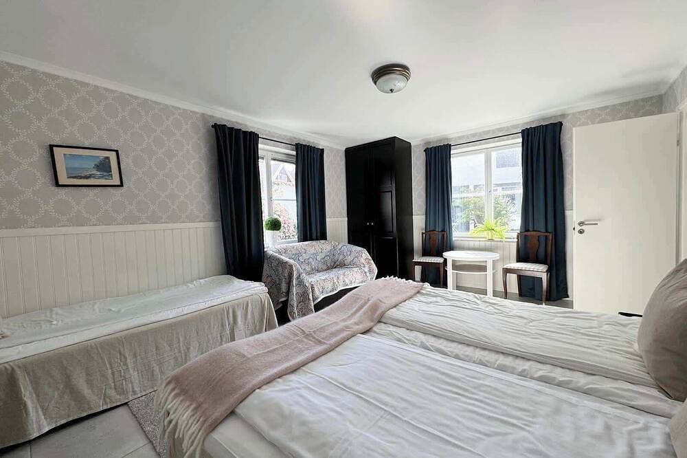 Ganze Wohnung, Large 4 bedroom Villa with beautiful garden in Länna (Gotland), Visby