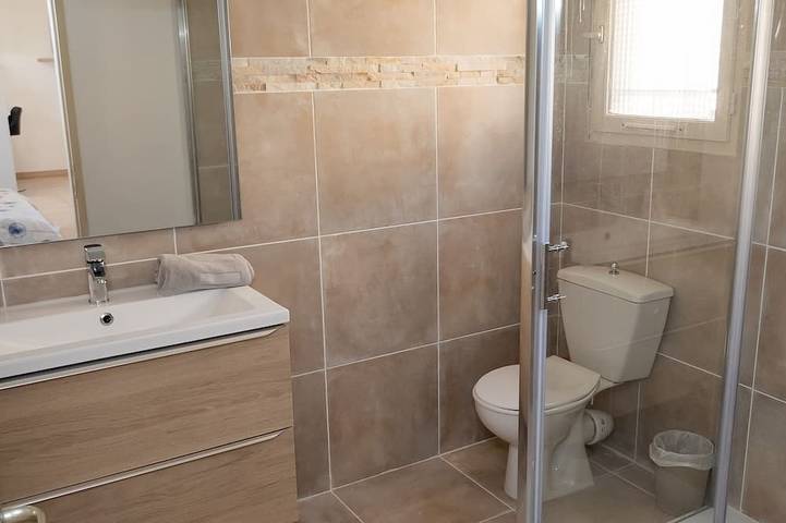 Location de vacances pour 4 personnes, avec terrasse ainsi que piscine et jardin à Le Crès - 4