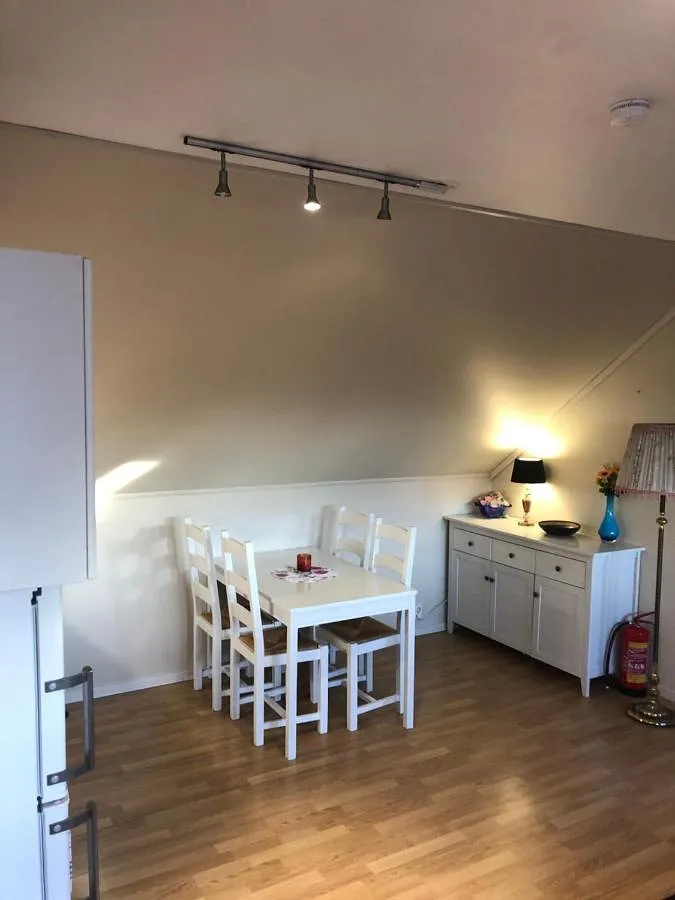 Ferienwohnung für 4 Personen, mit Balkon und Seeblick sowie Ausblick - 1